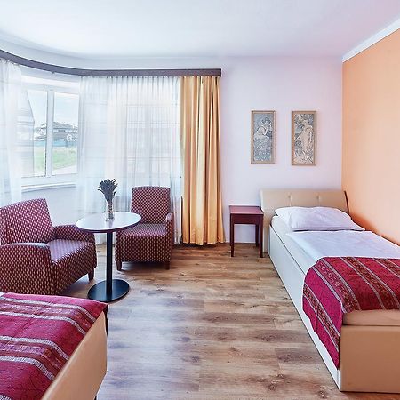 Penzion Karolinka Hotel Kroměříž Exterior foto